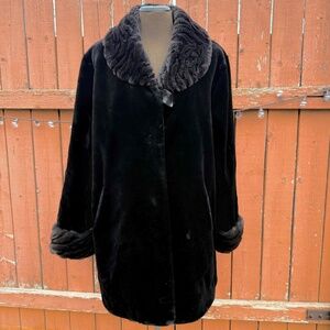 Stunning Luxe Vintage Black Faux Fur Swing Coat